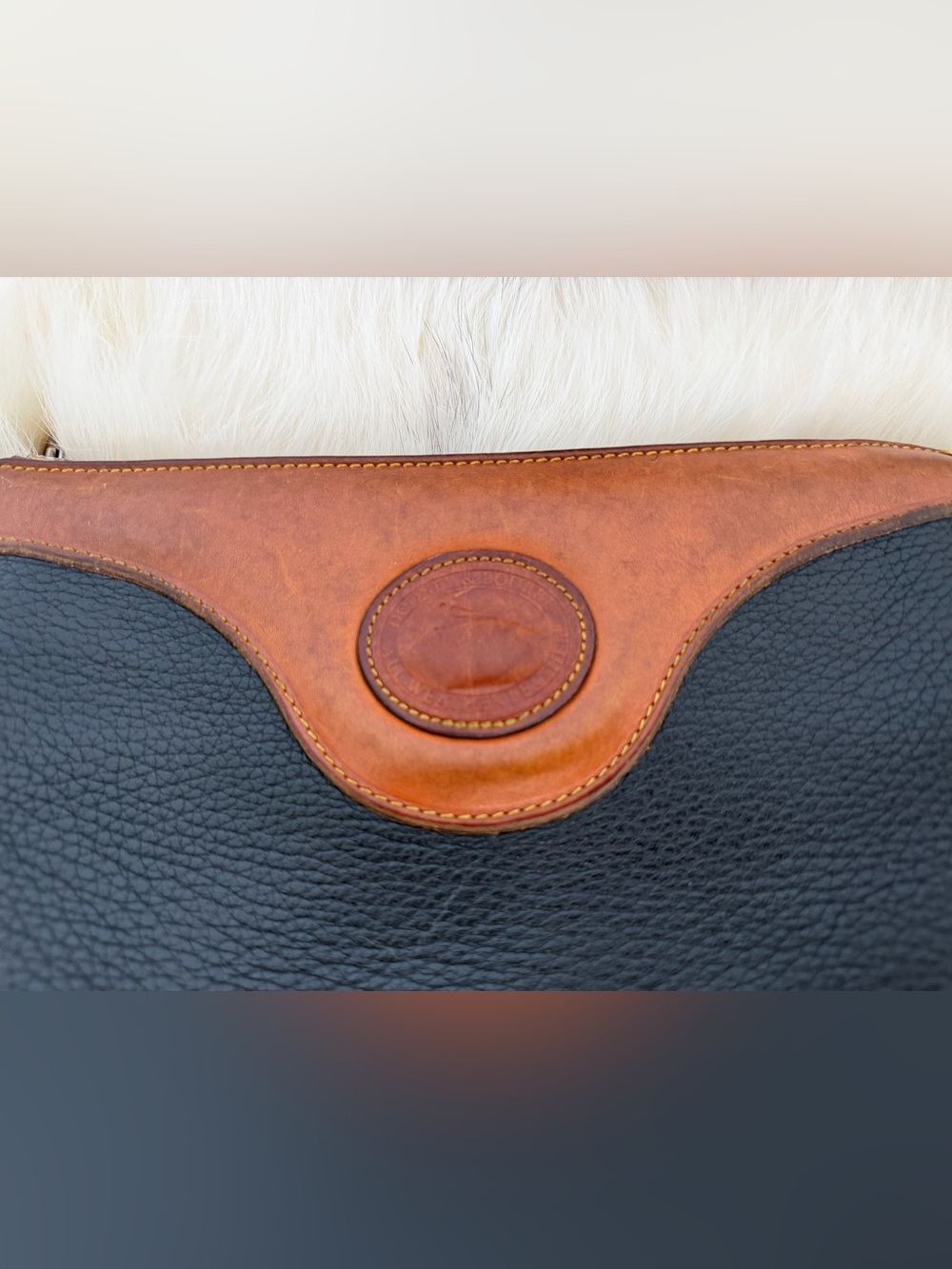 Authentic Vintage Dooney & Bourke All-Weather Leather (AWL) Crossbody Bag - Picture 3 of 16